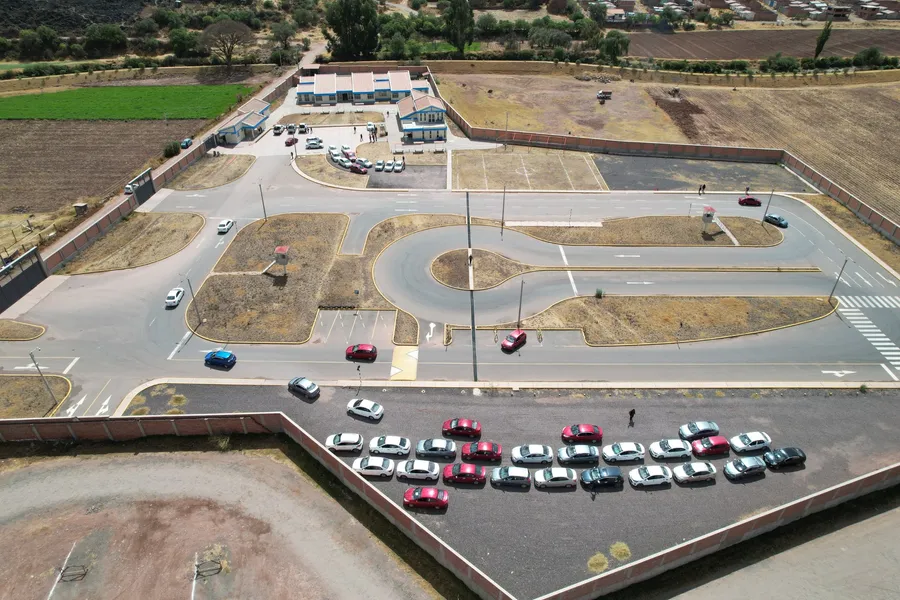Circuito de manejo en Cusco para practicar el examen de brevete A1 y A2 en Saylla